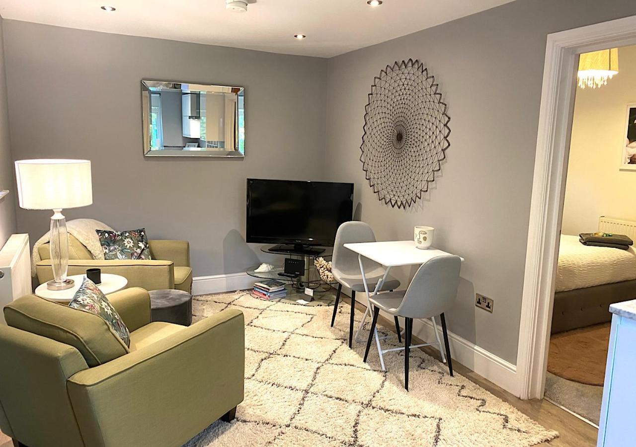 The Lodge Chester - Luxury Apartment For Two, With Free Parking! Hough Green Dış mekan fotoğraf